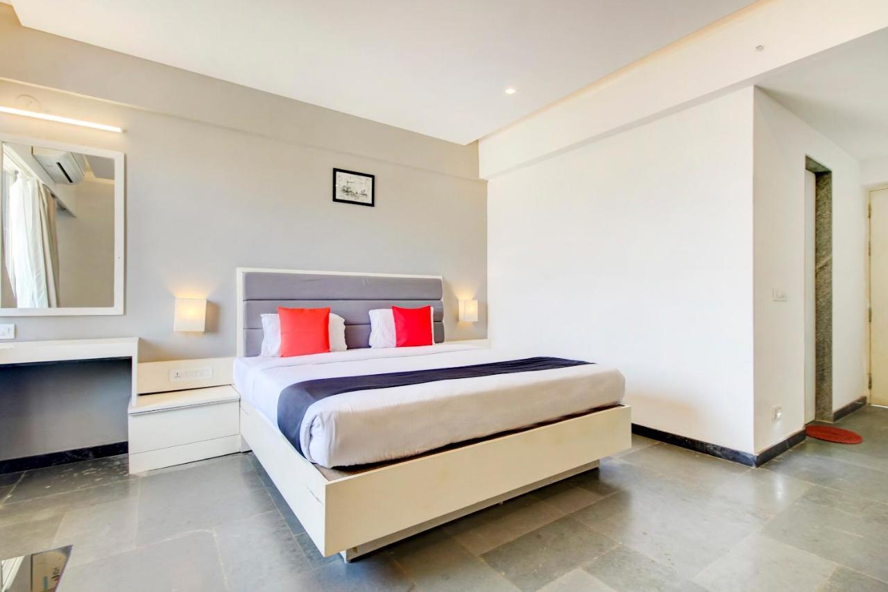 Capital O 77219 Hotel Dwarwata Dharwad Exterior foto